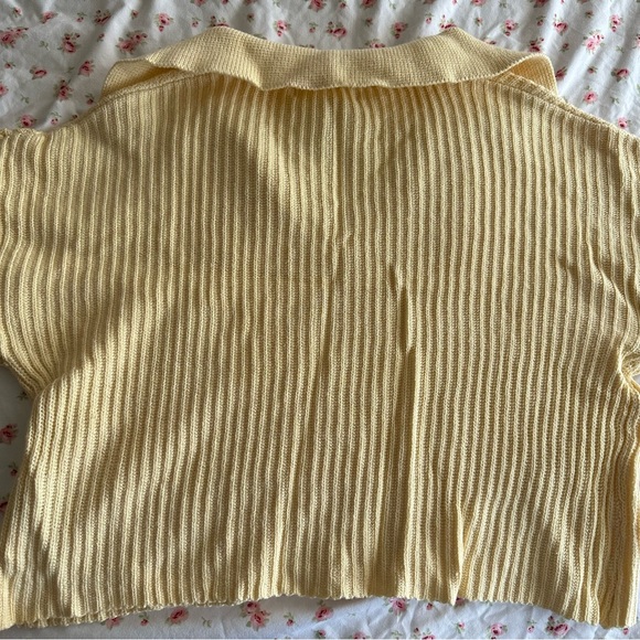 Forever 21 Yellow Sweater - Picture 5 of 5